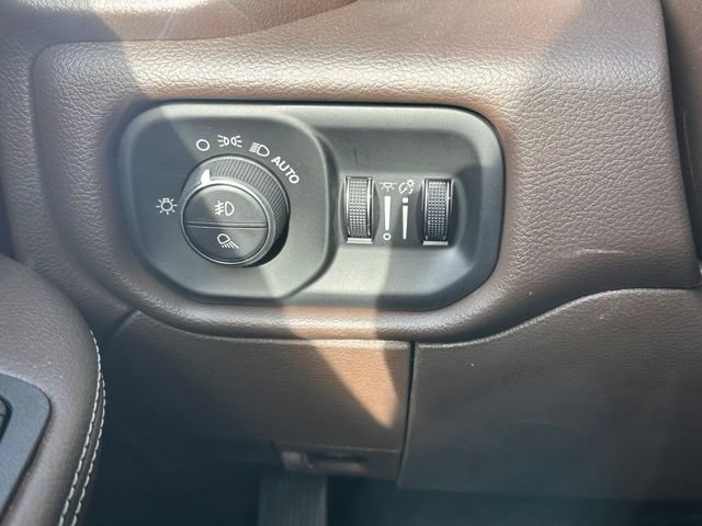 New 2026 RAM 3500 Laramie AWD/4WD image 14