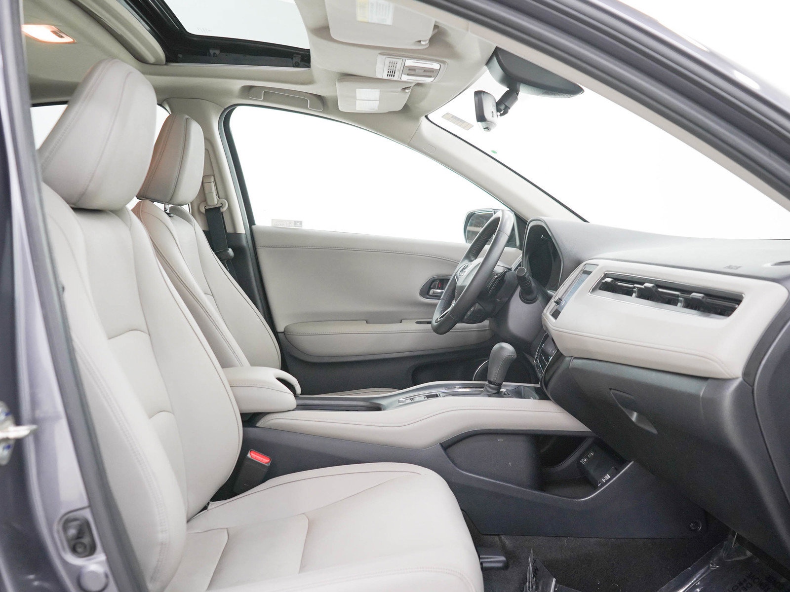 Used 2019 Honda HR-V Touring image 12