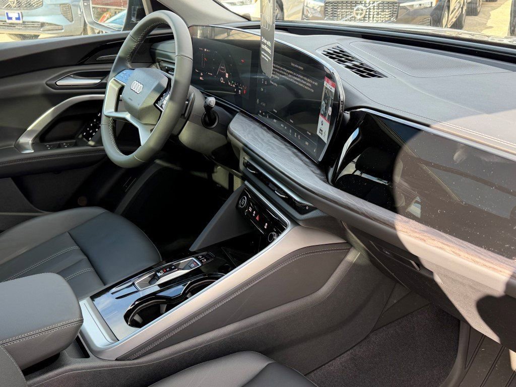 New 2025 Audi Q5 2.0T Premium Plus image 11