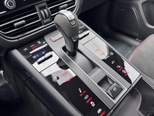 New 2026 Porsche Macan GTS AWD/4WD image 23