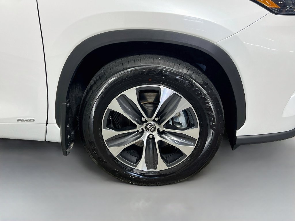 Used 2026 Toyota Highlander XLE AWD/4WD image 11