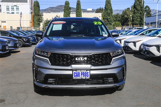 Certified 2023 Kia Sorento EX w/ Panoramic Sunroof Package image 3