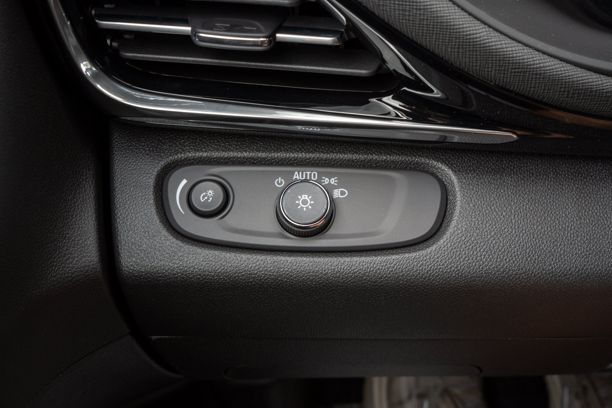 New 2026 Buick Envista Sport Touring w/ Convenience I Package FWD image 27