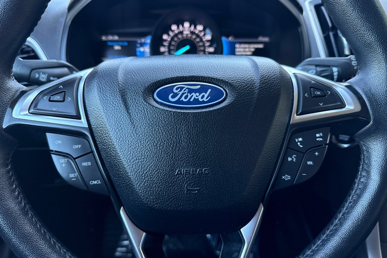 Used 2024 Ford Edge SEL AWD/4WD image 35