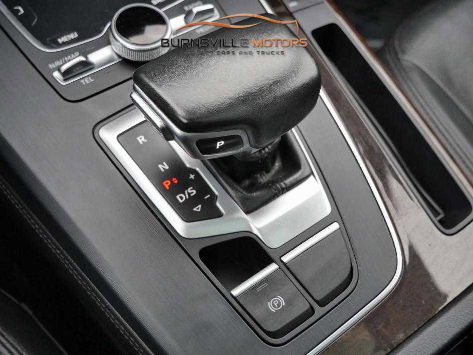 Used 2018 Audi Q5 Prestige w/ Prestige Package image 24