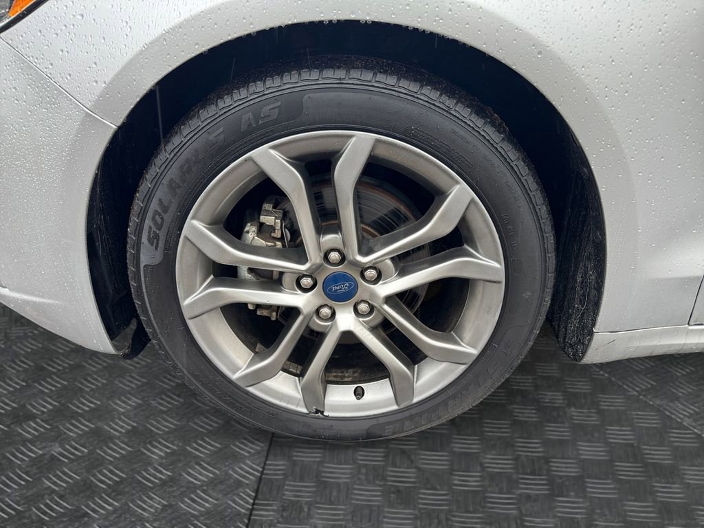 Used 2019 Ford Fusion SEL image 9