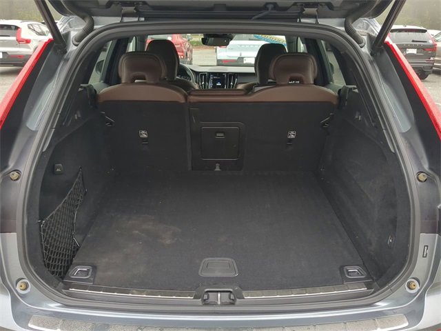Used 2021 Volvo XC60 T5 Momentum image 13