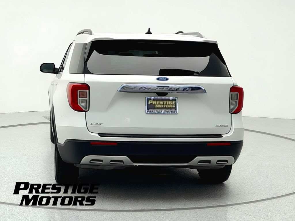 Used 2022 Ford Explorer XLT w/ Equipment Group 202A AWD/4WD image 7