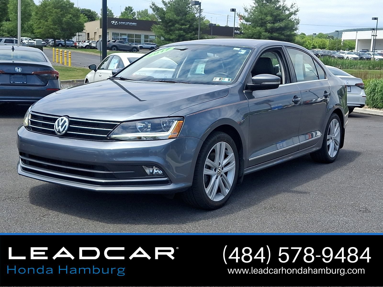 Used 2017 Volkswagen Jetta SEL FWD image 3
