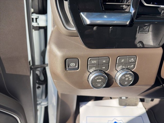 New 2026 GMC Sierra 1500 SLT image 19