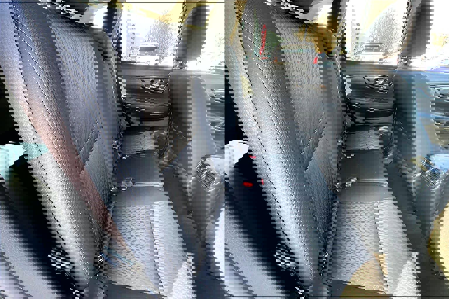 Used 2019 Nissan Rogue SV image 20