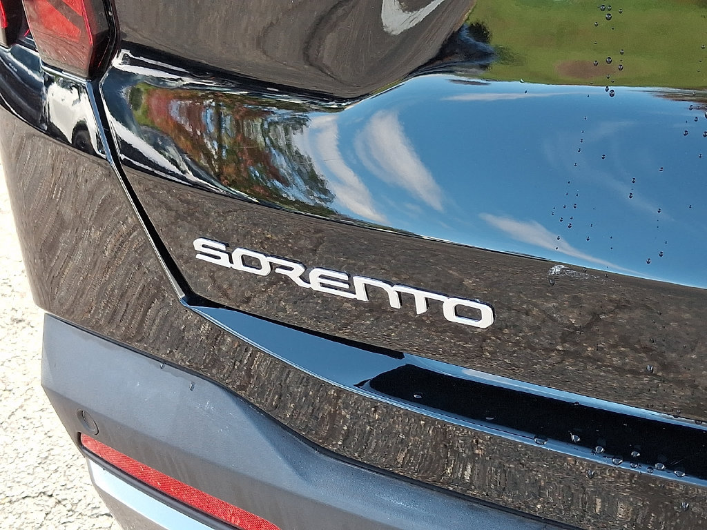 Certified 2024 Kia Sorento S AWD/4WD image 32