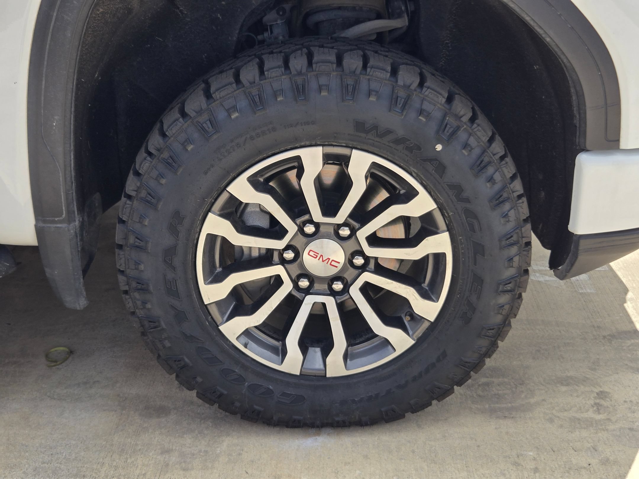 Used 2022 GMC Sierra 1500 AT4 AWD/4WD image 10