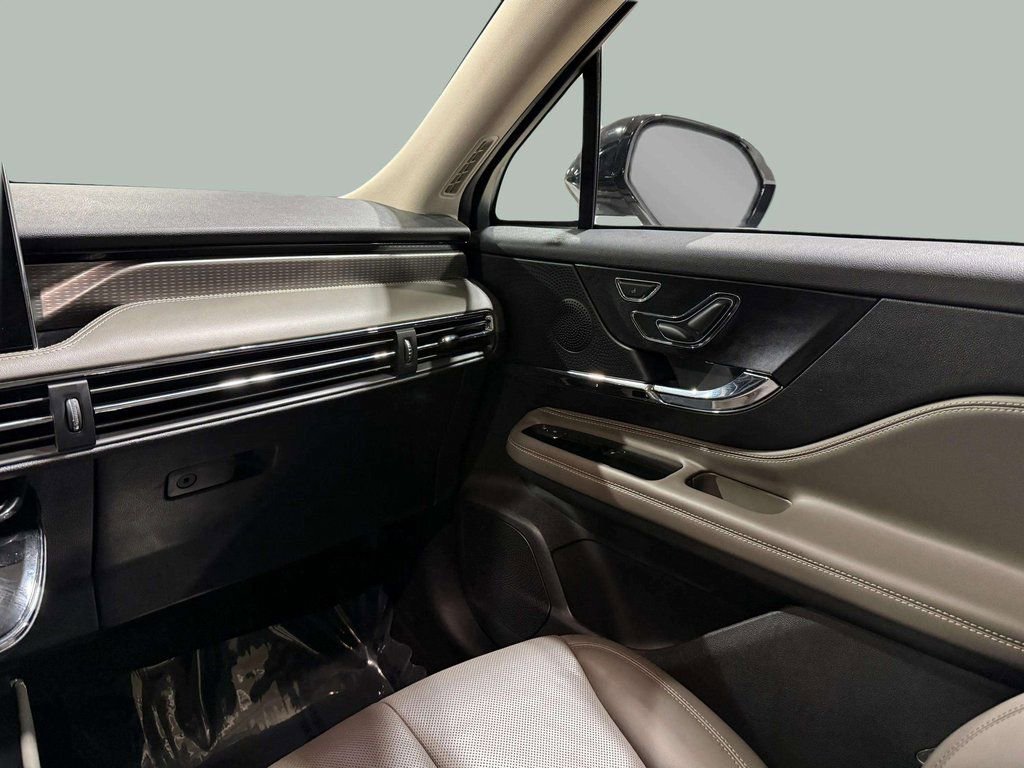 Certified 2023 Lincoln Corsair Reserve AWD/4WD image 20