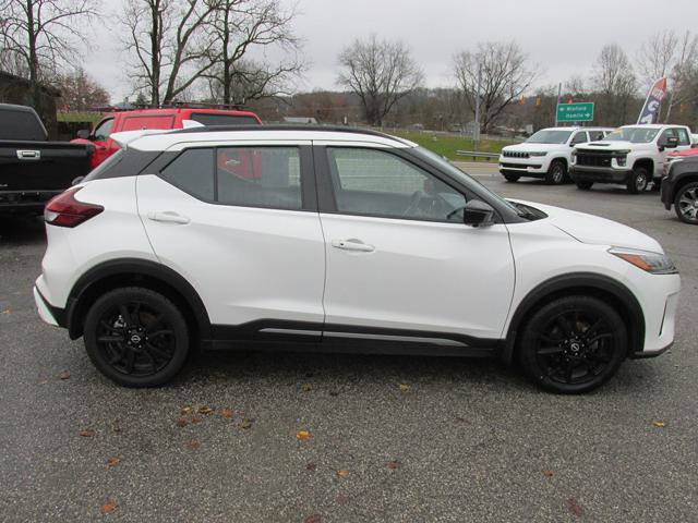 Used 2023 Nissan Kicks SR image 4