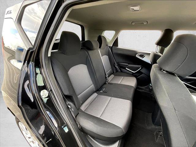 Used 2020 Kia Soul LX FWD image 25