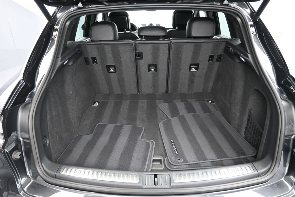 Certified 2026 Porsche Macan AWD/4WD image 27