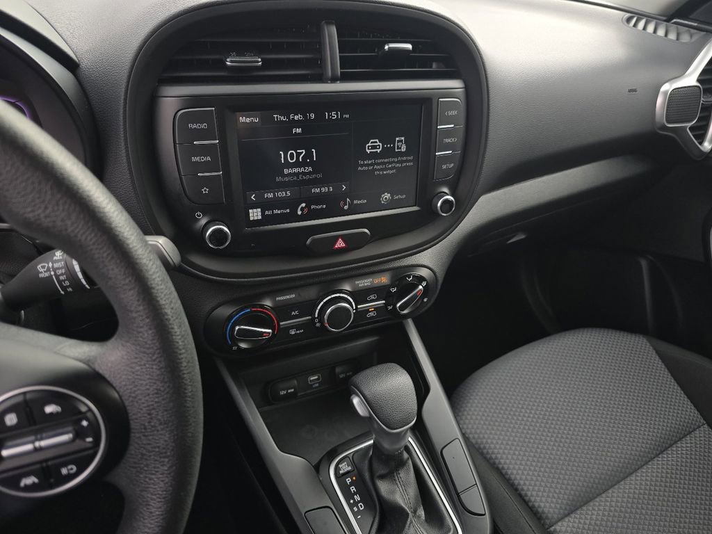 Used 2023 Kia Soul LX image 25