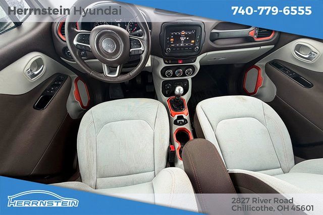 Used 2015 Jeep Renegade Latitude w/ Cold Weather Group image 13