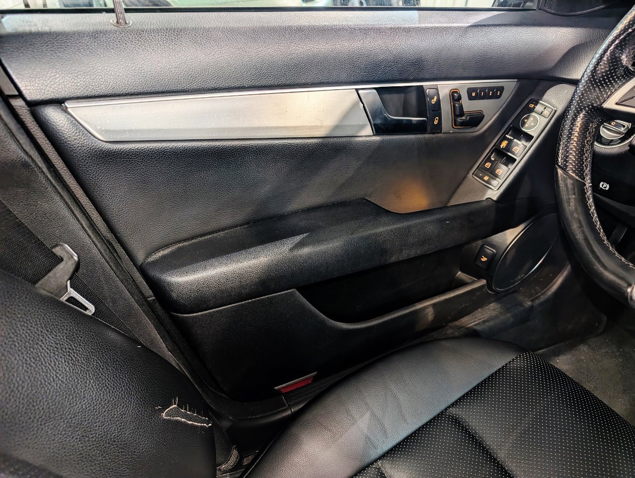 Used 2013 Mercedes-Benz C 300 4MATIC Sedan image 33