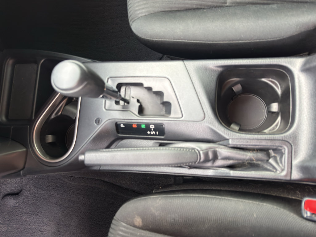 Used 2018 Toyota RAV4 LE FWD image 21