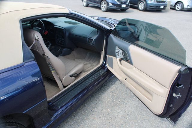 Used 1998 Chevrolet Camaro Z28 w/ Sport Appearance Pkg RWD image 23