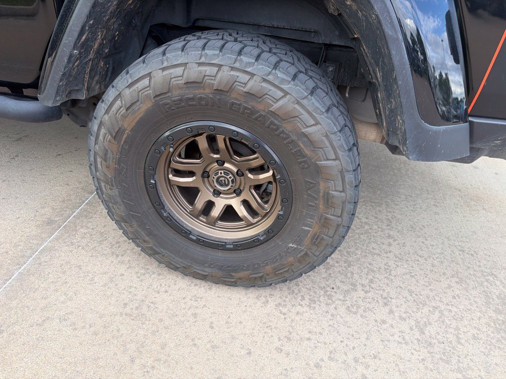 Used 2021 Jeep Gladiator Mojave AWD/4WD image 6