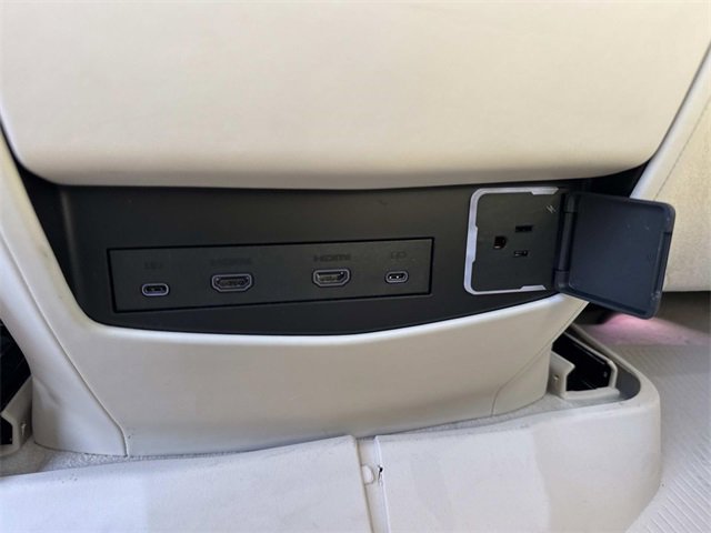 Certified 2025 Cadillac Escalade ESV Premium Luxury Platinum w/ LPO, Radiant Package image 20