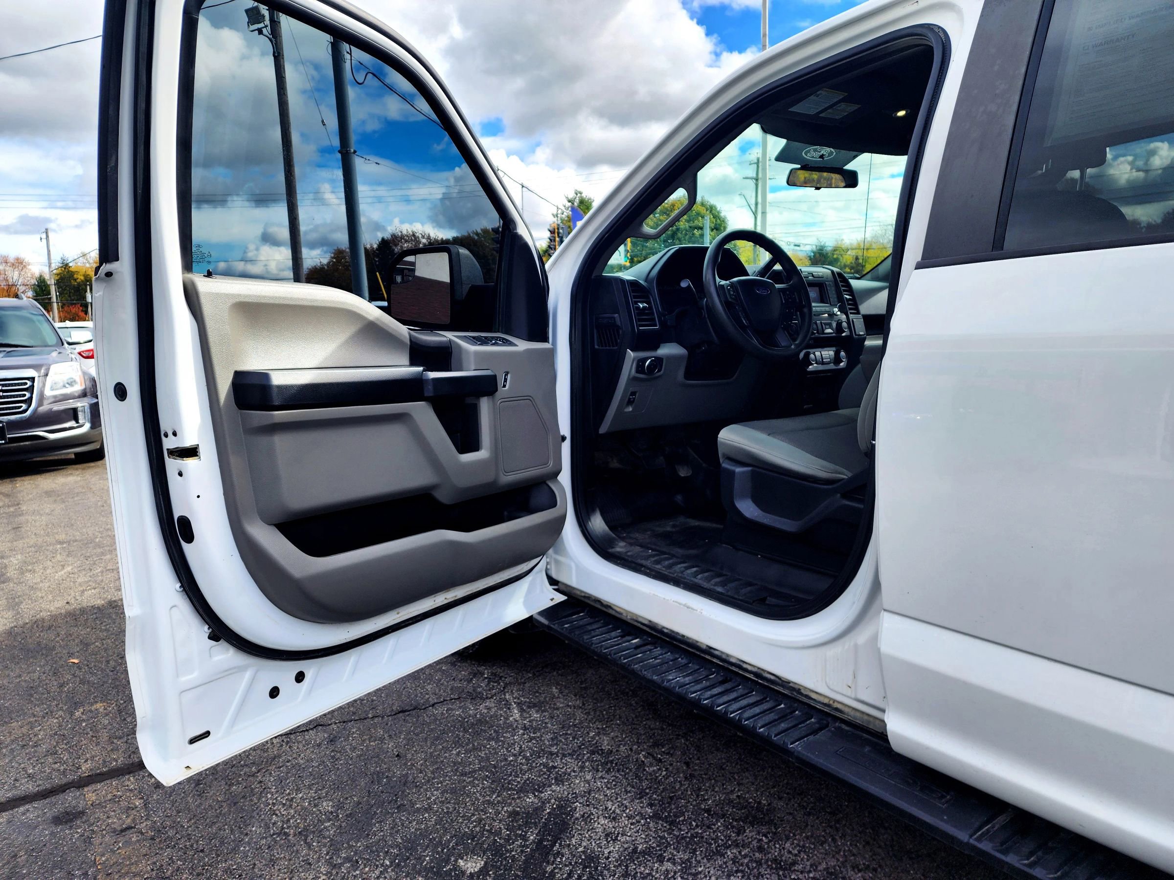 Used 2018 Ford F150 XL w/ Equipment Group 101A Mid image 9