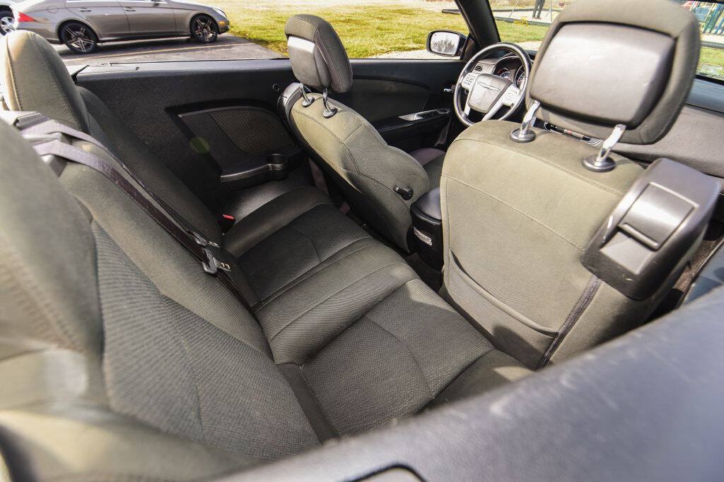 Used 2012 Chrysler 200 Touring FWD image 13