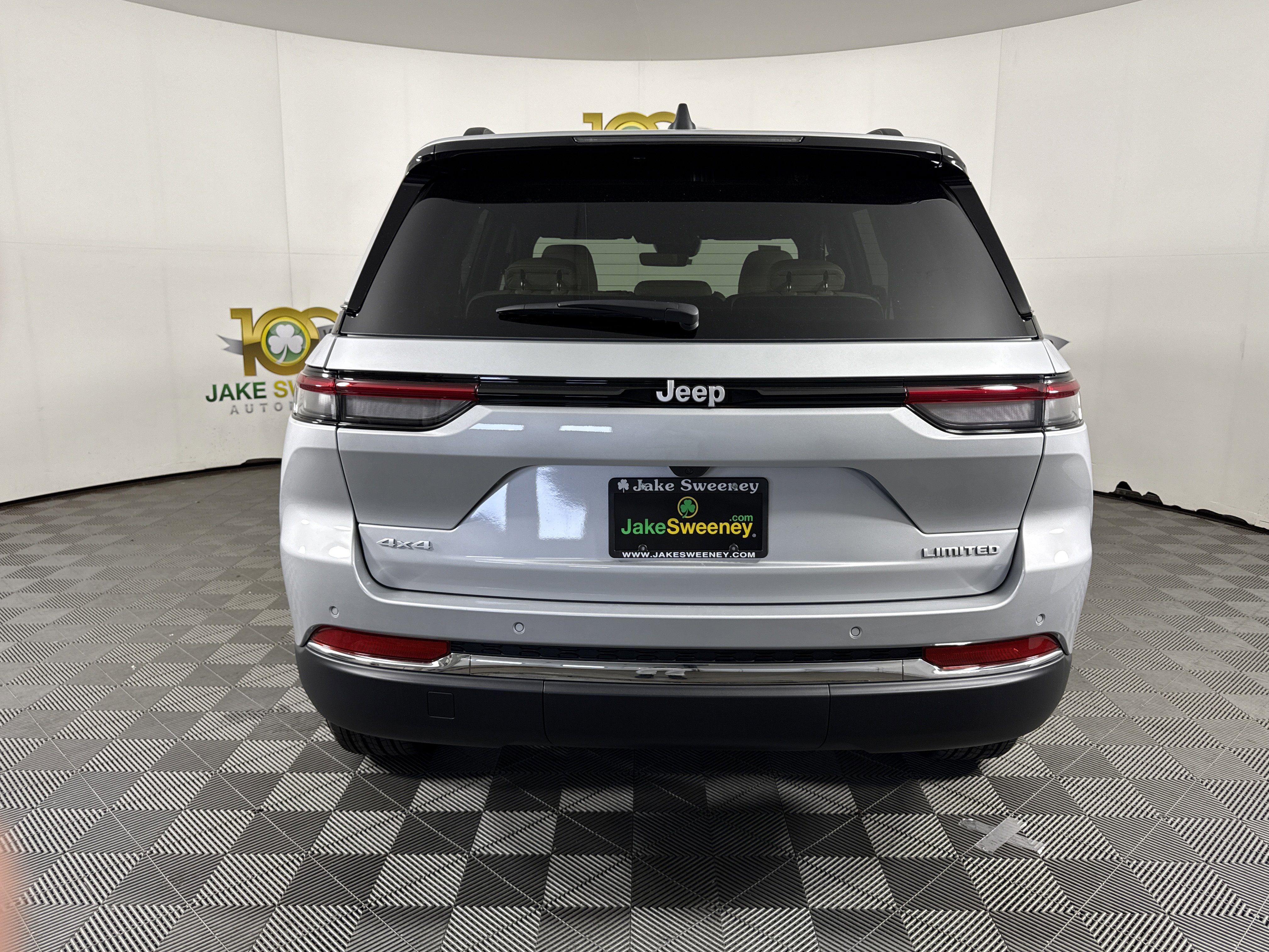 New 2025 Jeep Grand Cherokee Limited w/ Trailer Tow Package image 6