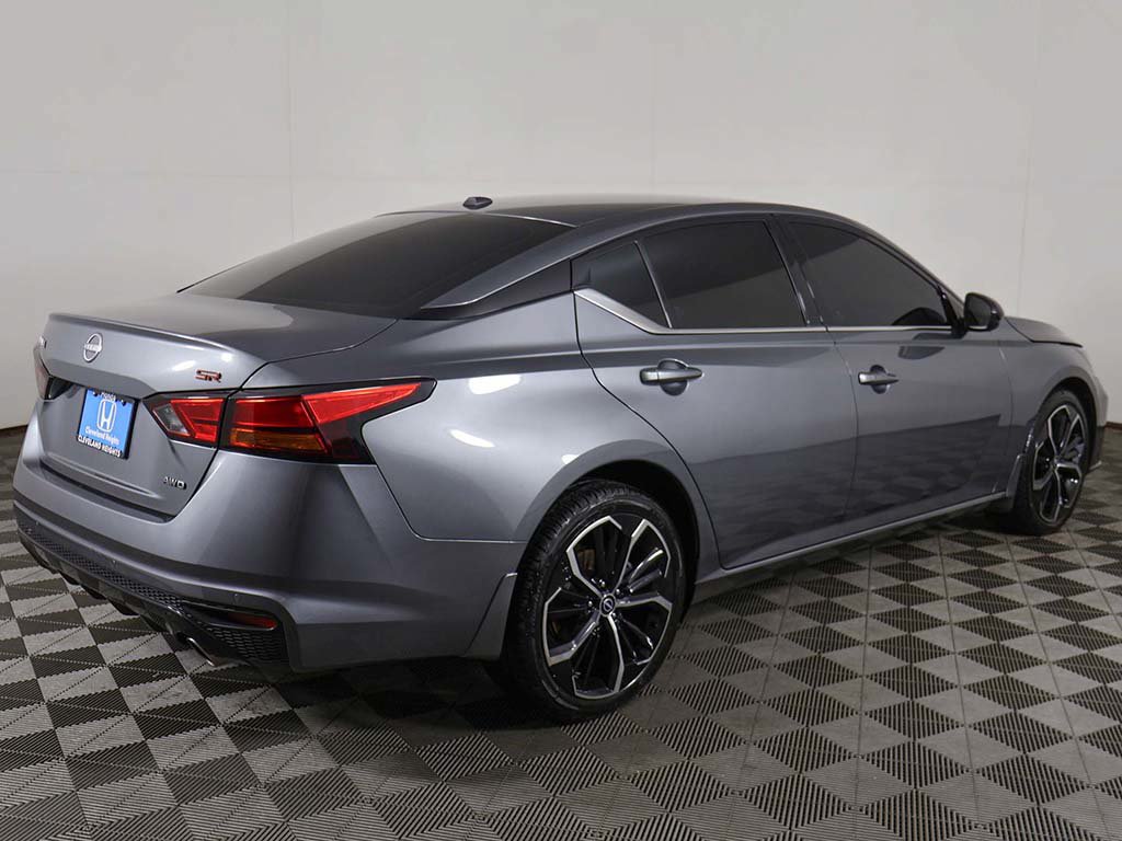 Used 2024 Nissan Altima 2.5 SR AWD/4WD image 7