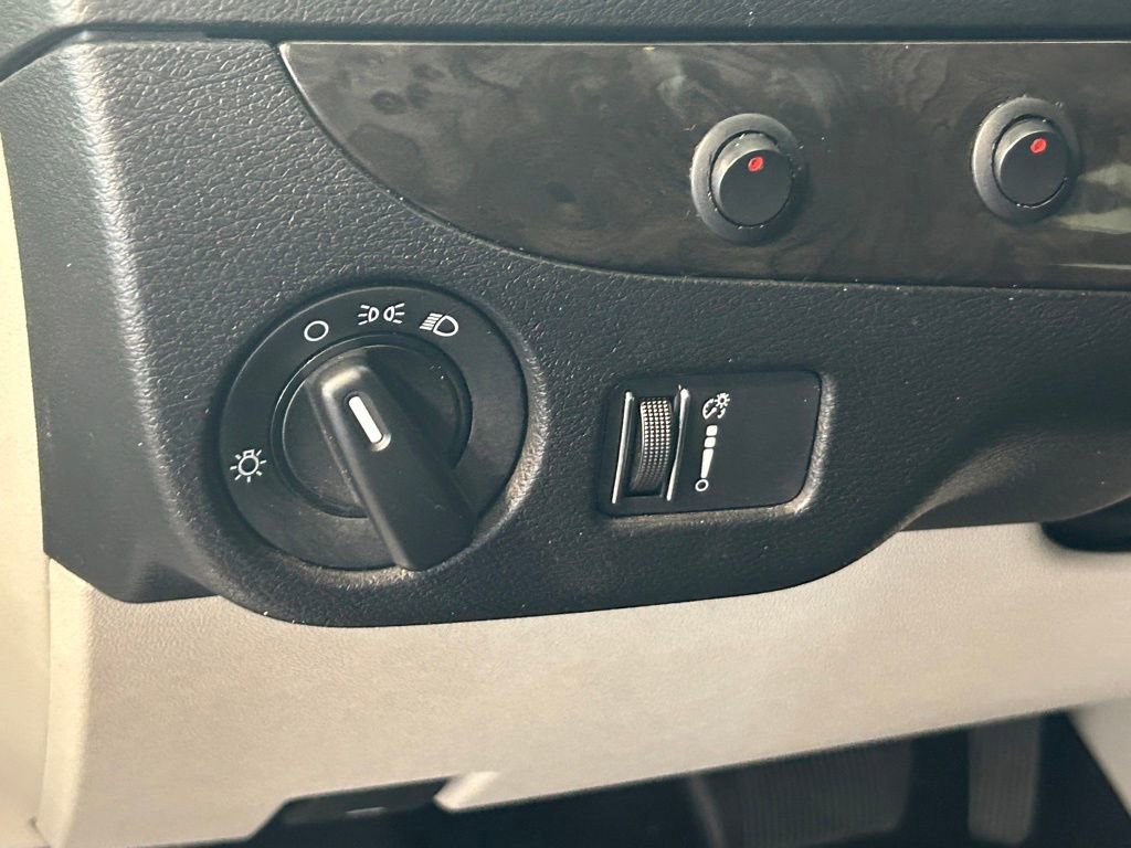 Used 2020 Dodge Grand Caravan SE w/ Rear Park Assist Package image 33