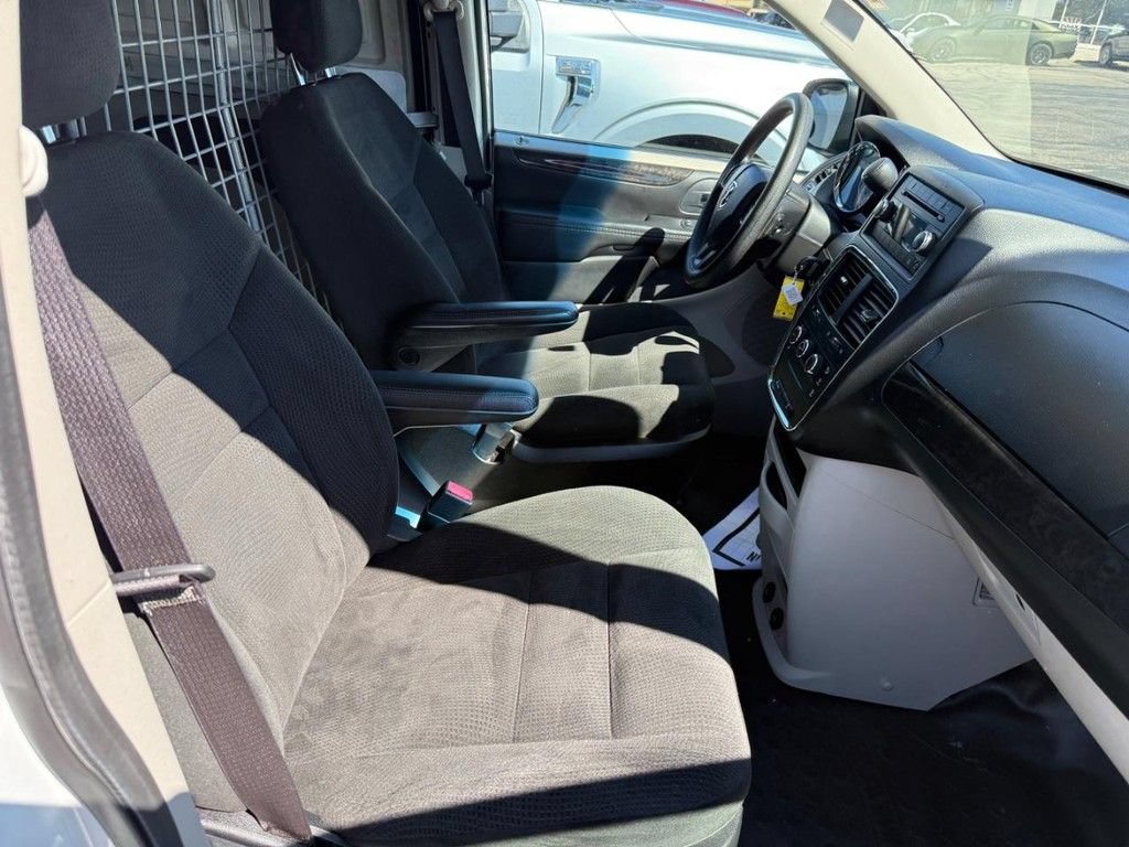 Used 2015 RAM C/V Tradesman FWD image 6