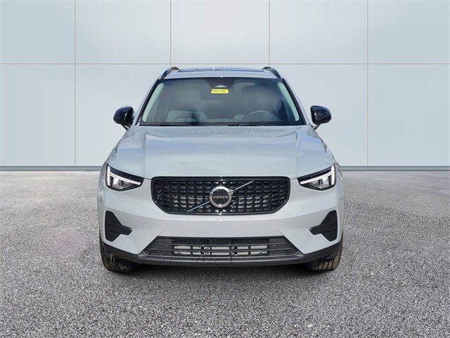 New 2026 Volvo XC40 B5 Core w/ Protection Package Premier image 2