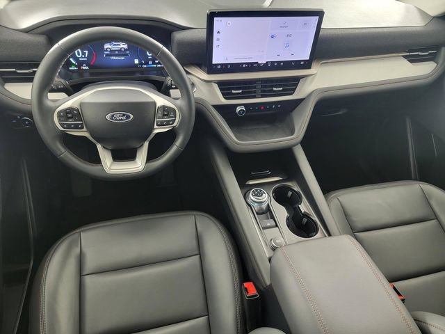 Used 2025 Ford Explorer Active w/ Active Comfort Package AWD/4WD image 32
