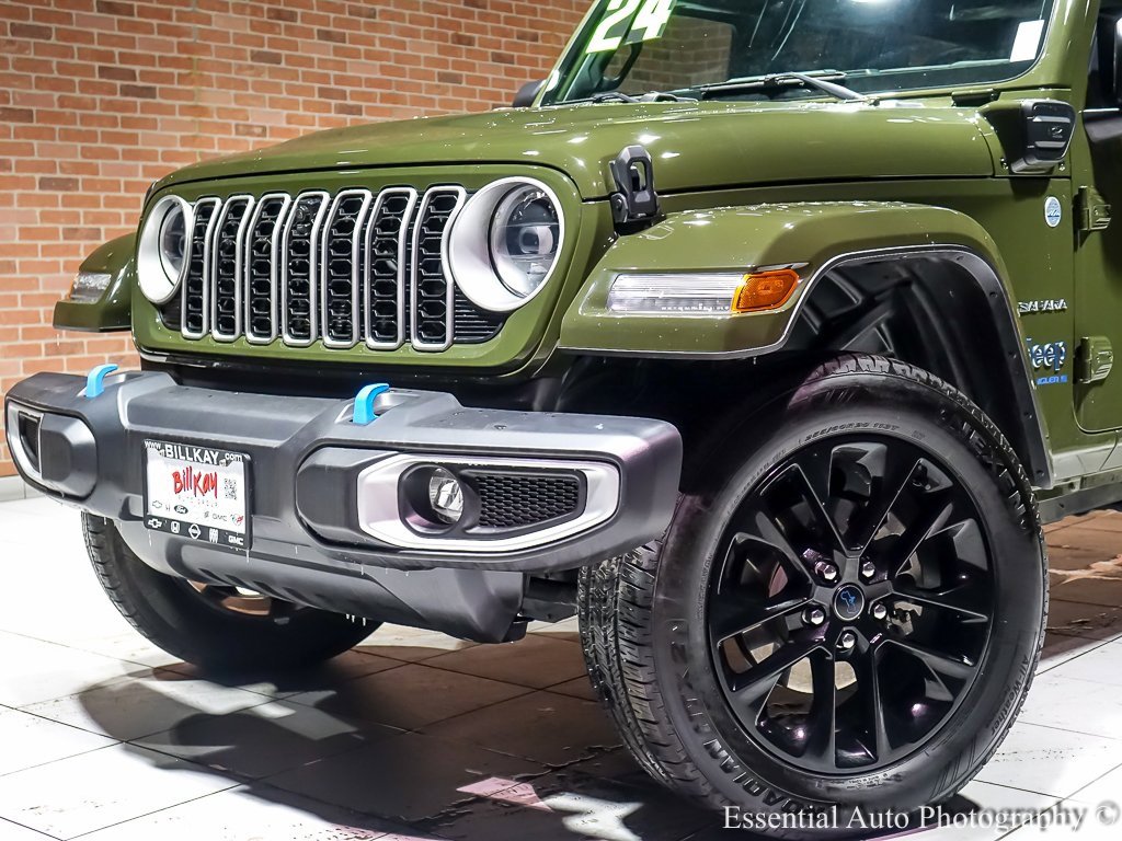 Used 2024 Jeep Wrangler Unlimited Sahara w/ Technology Group image 4