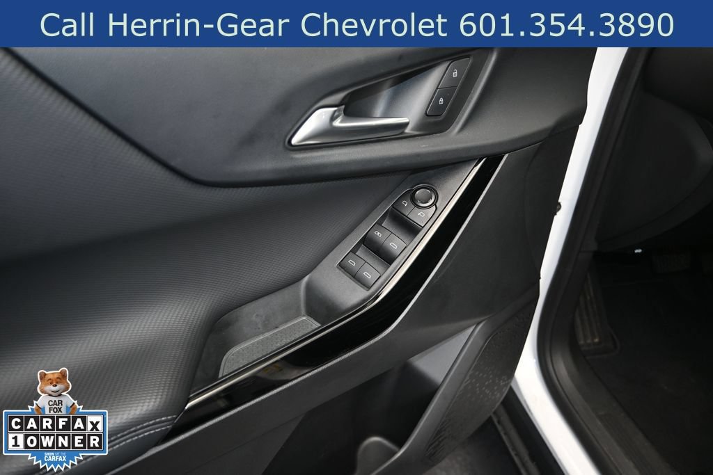 Used 2025 Chevrolet Equinox LT w/ Safety and Technology Package FWD image 11
