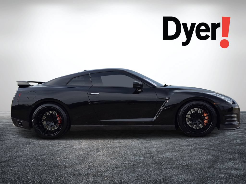 Used 2015 Nissan GT-R Black Edition AWD/4WD image 2