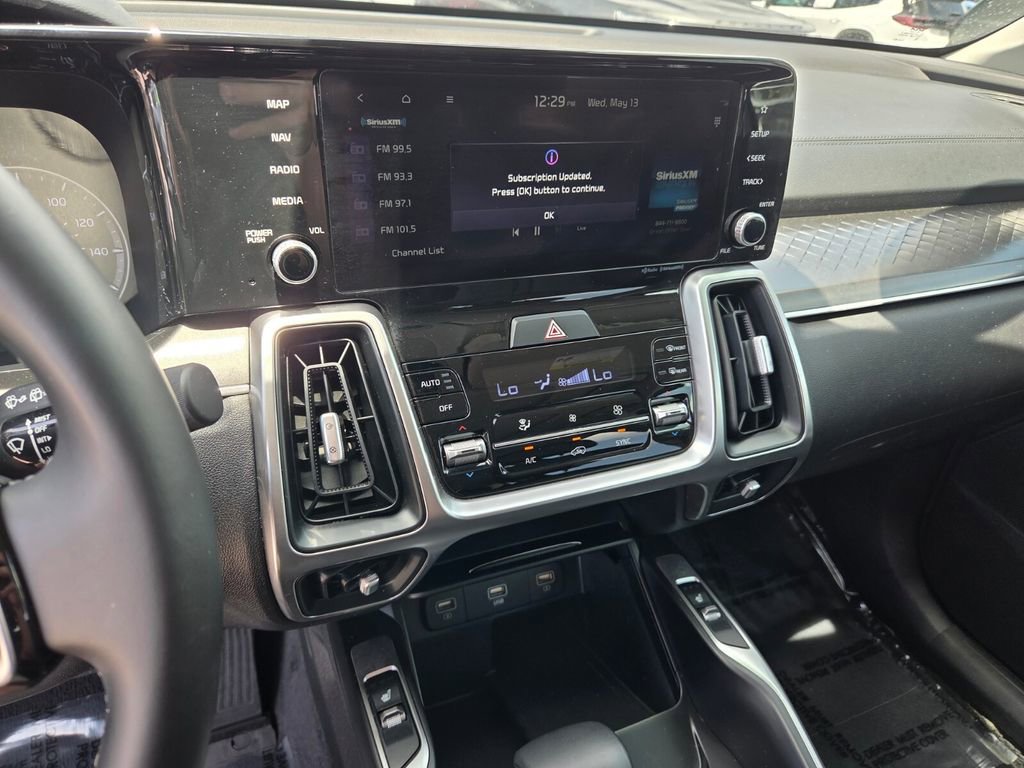 Used 2022 Kia Sorento S w/ Panoramic Sunroof Package FWD image 24