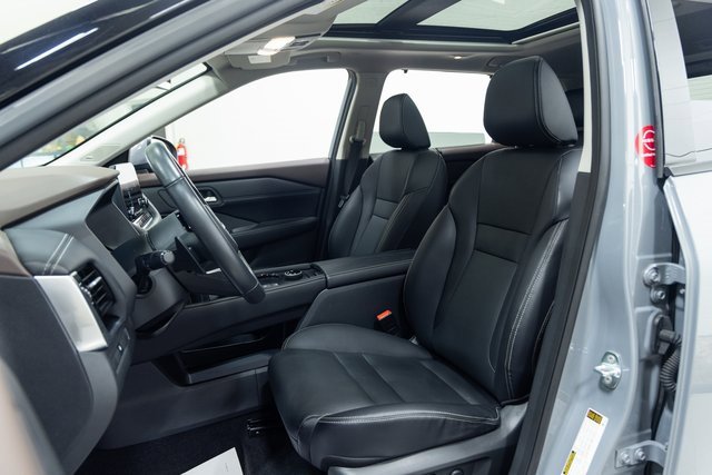 Used 2022 Nissan Rogue SL w/ SL Premium Package image 23