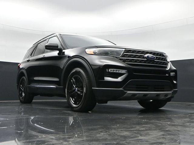 Used 2023 Ford Explorer XLT w/ Equipment Group 202A AWD/4WD image 47