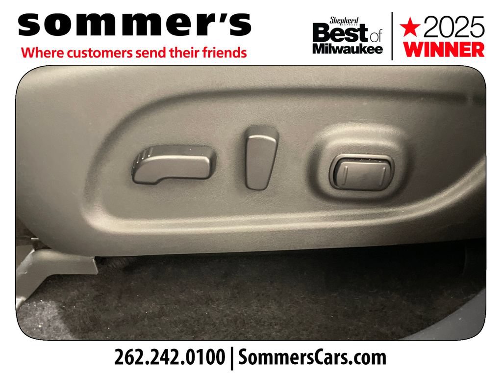 Used 2018 Nissan Pathfinder Platinum AWD/4WD image 10