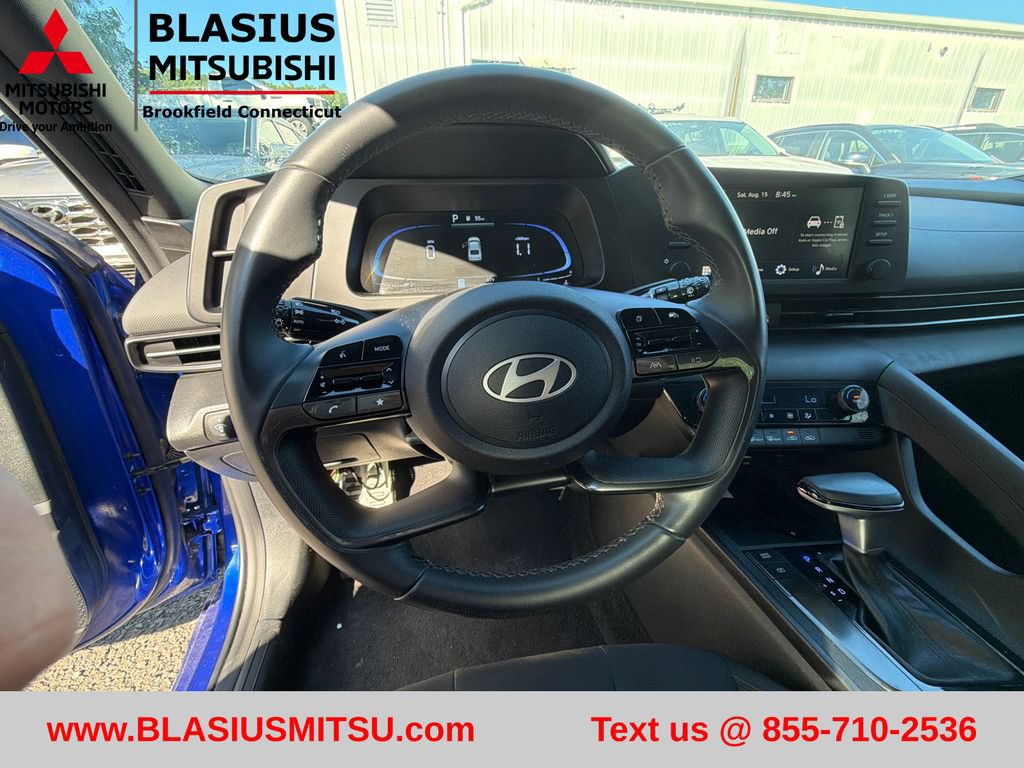Used 2025 Hyundai Elantra Sport FWD image 16