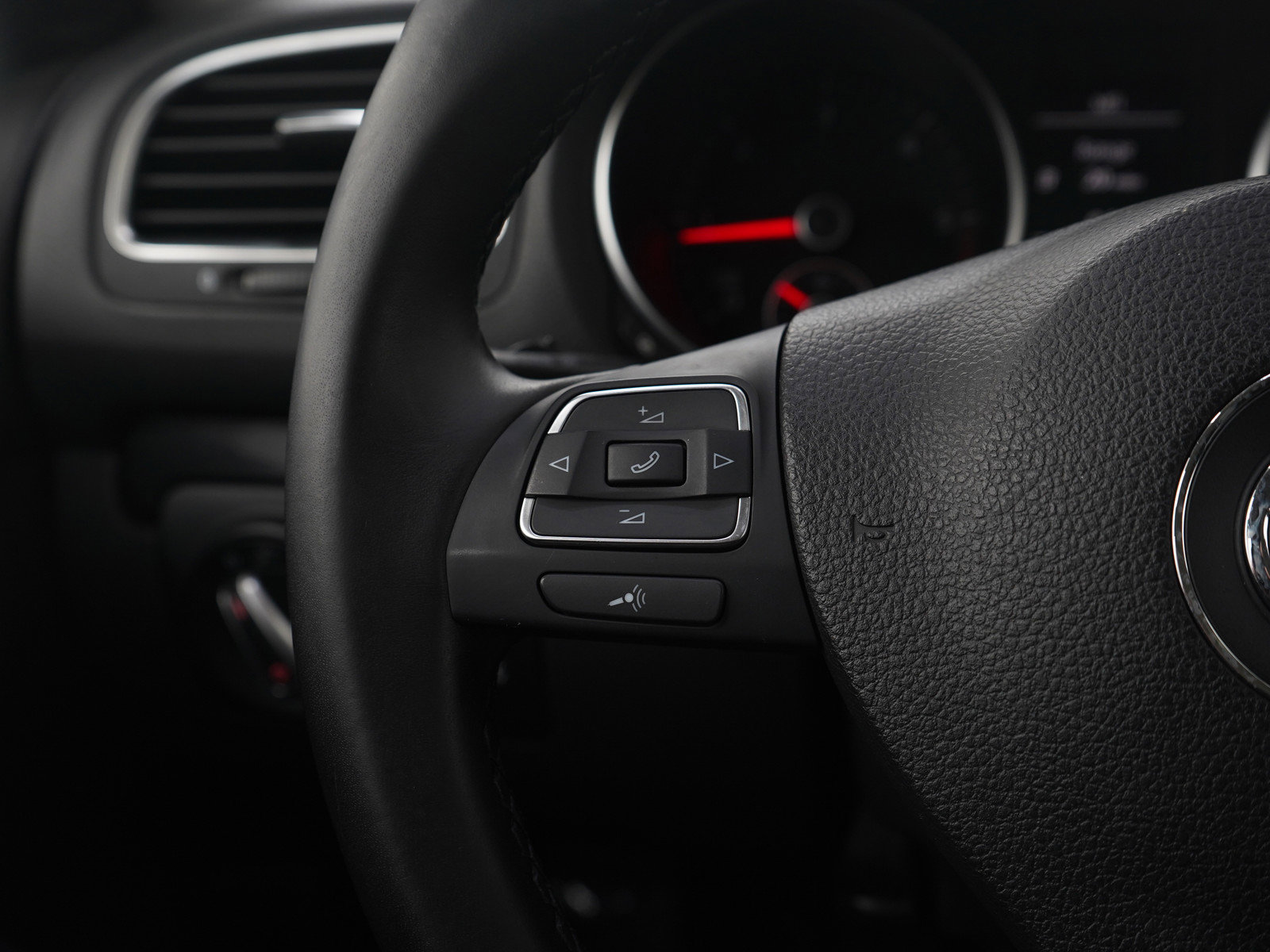 Used 2011 Volkswagen Jetta TDI image 25