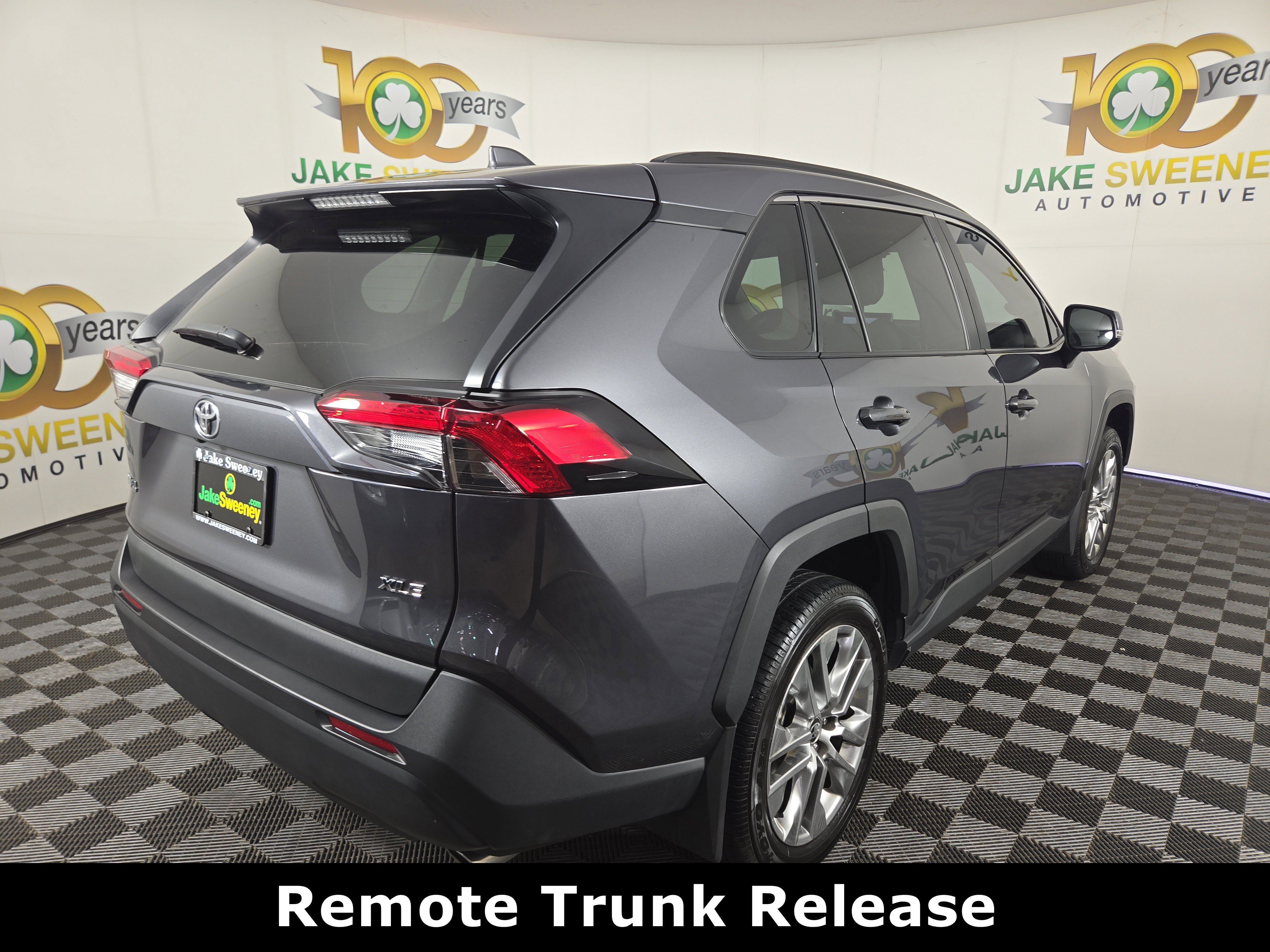 Used 2024 Toyota RAV4 XLE Premium image 9