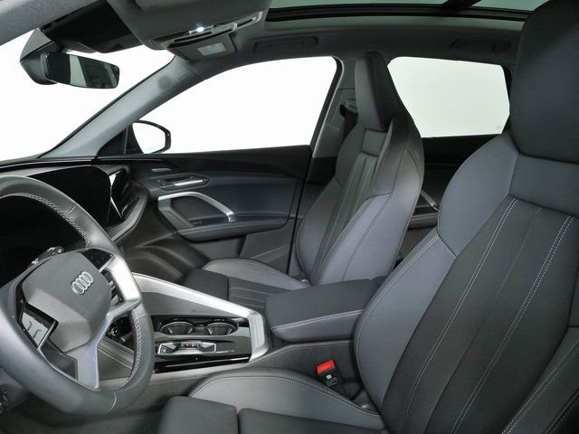 Used 2025 Audi Q5 Premium Plus w/ Premium Plus AWD/4WD image 5