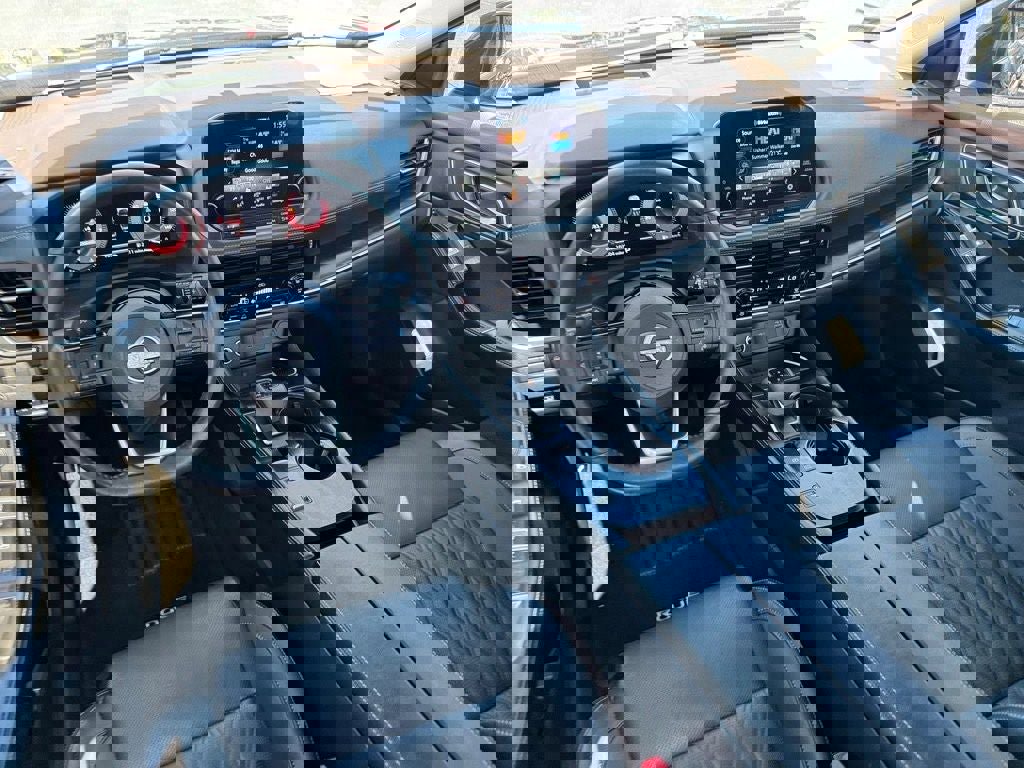 Used 2023 Nissan Rogue Platinum w/ Platinum Premium Package image 12