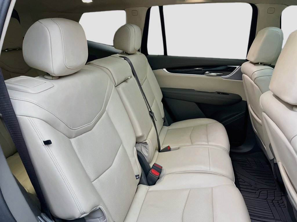 Used 2025 Cadillac XT6 Premium Luxury w/ Technology Package AWD/4WD image 30