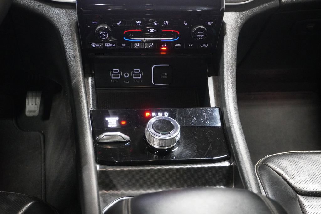 Used 2024 Jeep Grand Cherokee Limited w/ Luxury Tech Group II image 14